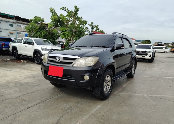 TOYOTA Fortuner