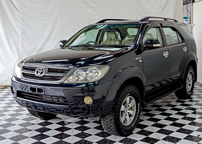 TOYOTA Fortuner