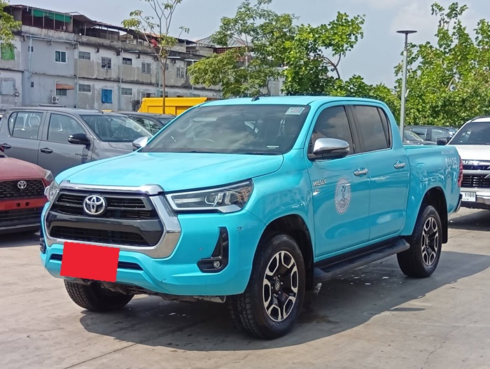 TOYOTA Hilux