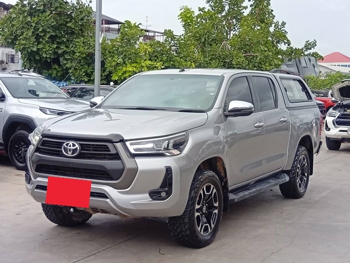 TOYOTA Hilux