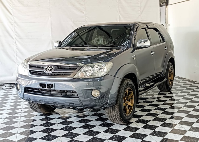 TOYOTA Fortuner