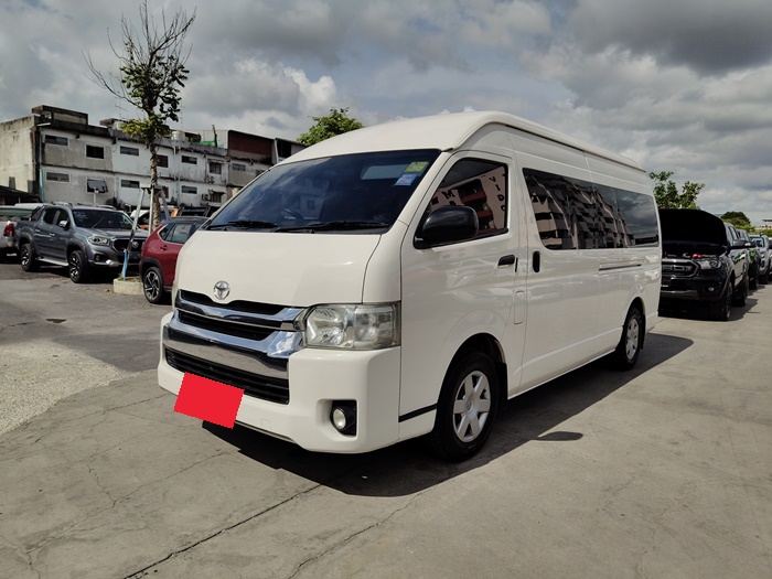 TOYOTA COMMUTER