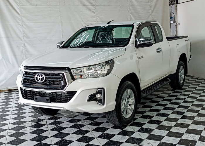 TOYOTA Hilux