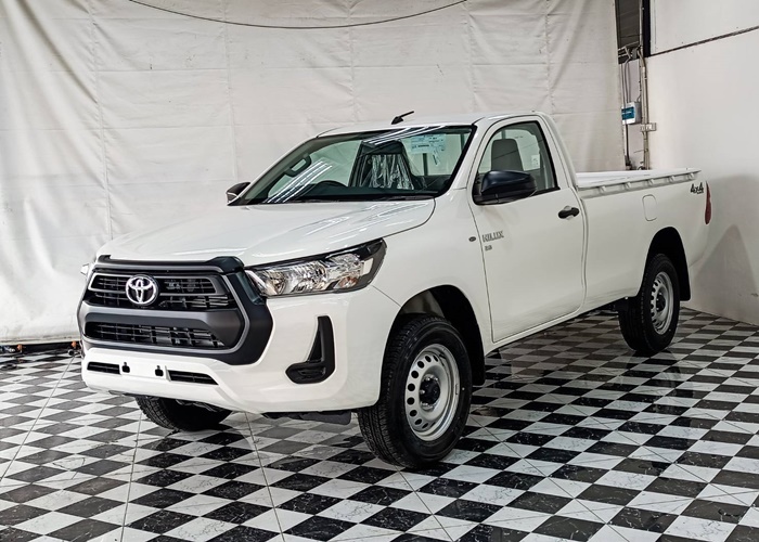 TOYOTA Hilux