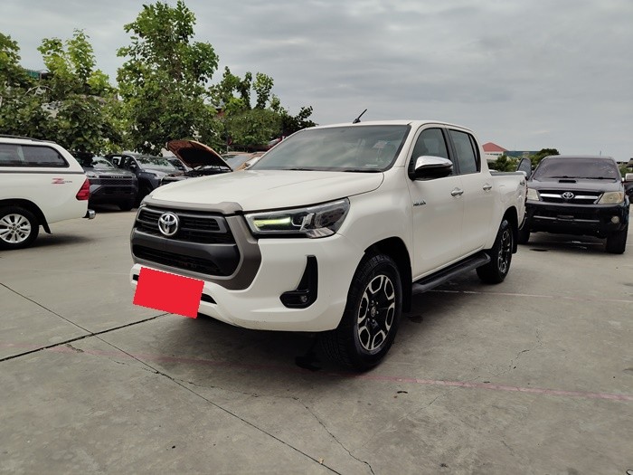 TOYOTA Hilux