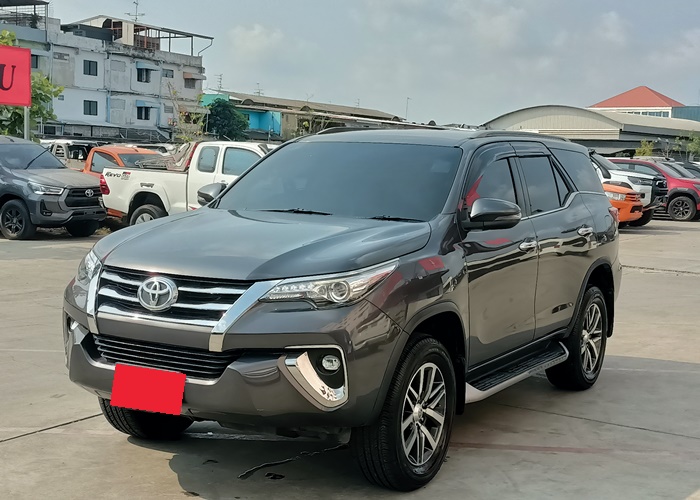 TOYOTA Fortuner