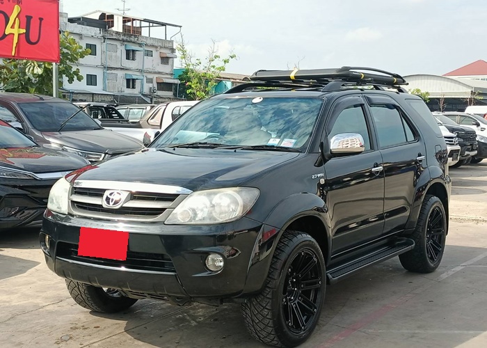 TOYOTA Fortuner