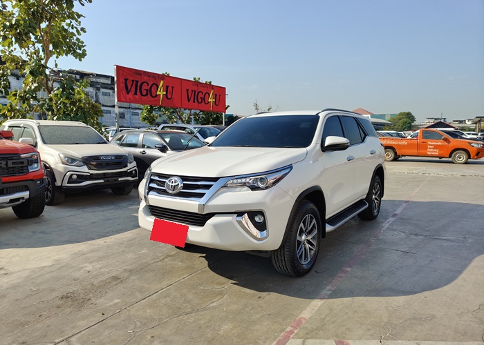 TOYOTA Fortuner