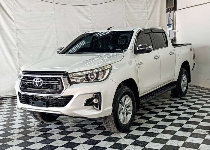 TOYOTA Hilux