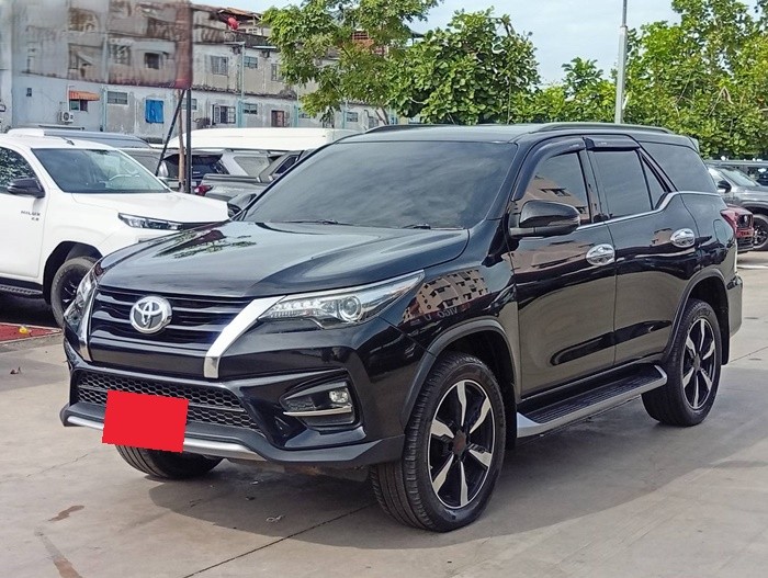 TOYOTA Fortuner