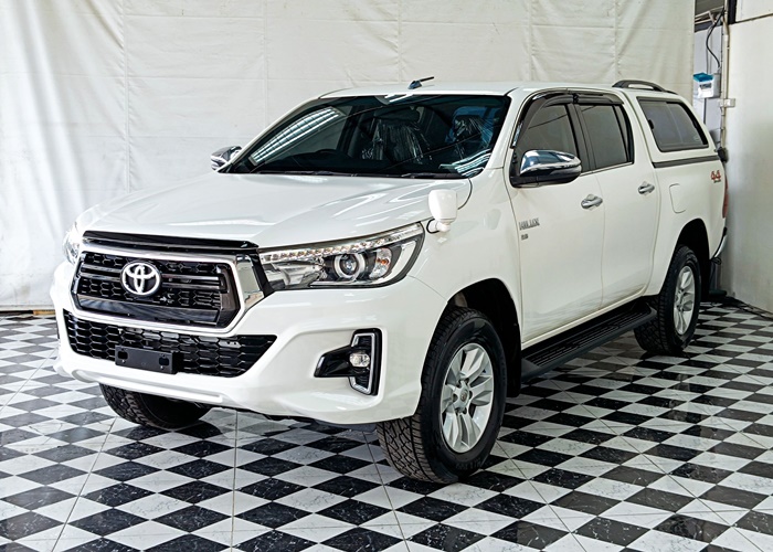 TOYOTA Hilux