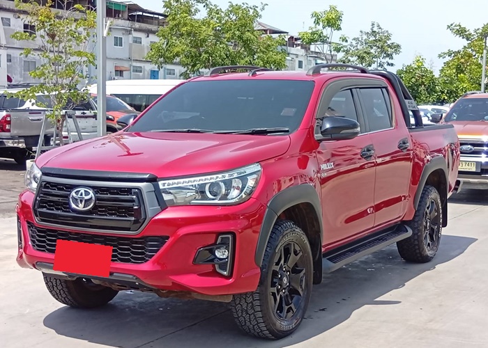 TOYOTA Hilux