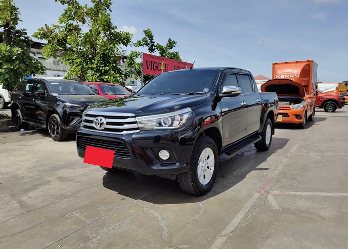 TOYOTA Hilux
