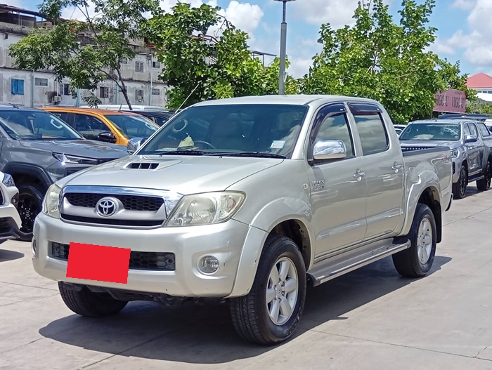 TOYOTA Hilux