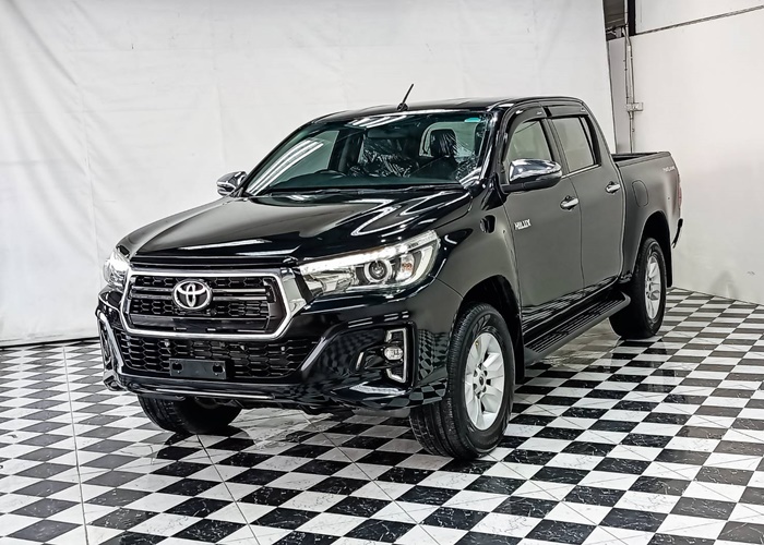 TOYOTA Hilux