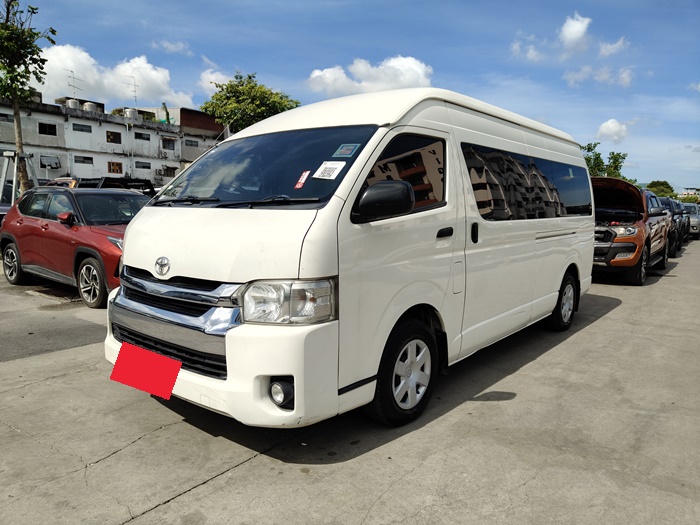 TOYOTA COMMUTER