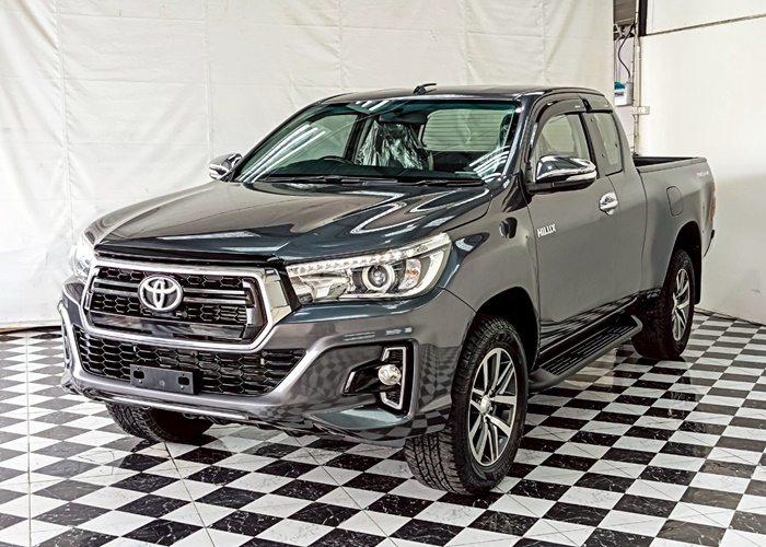 TOYOTA Hilux