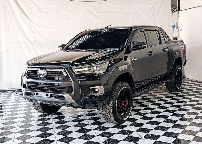 TOYOTA Hilux