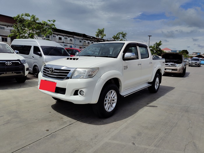 TOYOTA Hilux