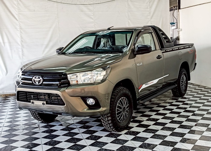 TOYOTA Hilux