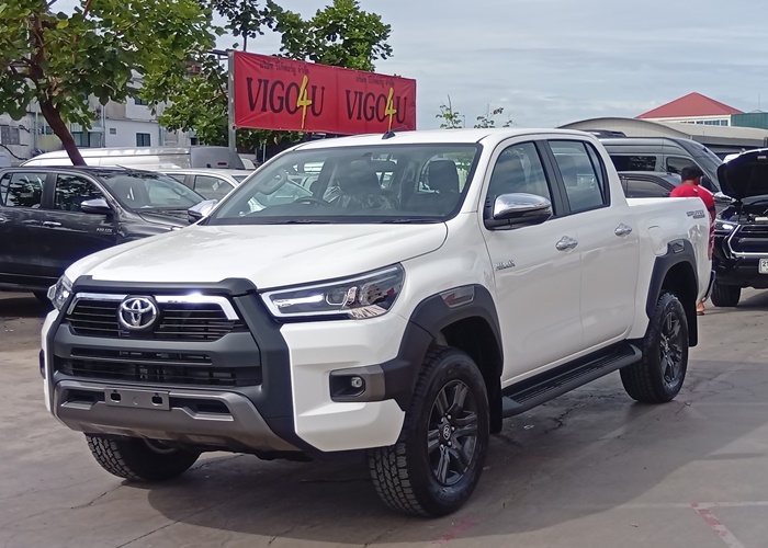 TOYOTA Hilux