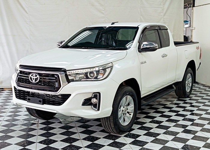 TOYOTA Hilux