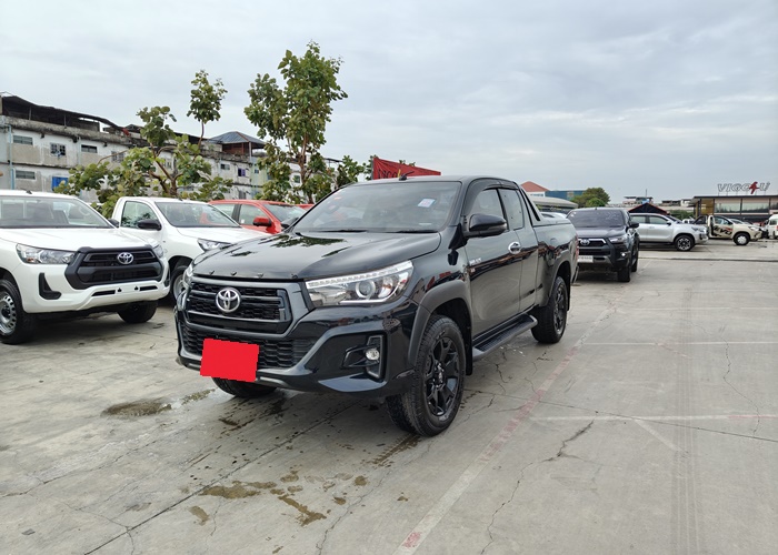 TOYOTA Hilux