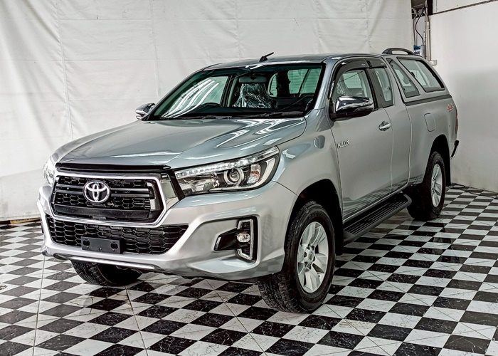 TOYOTA Hilux