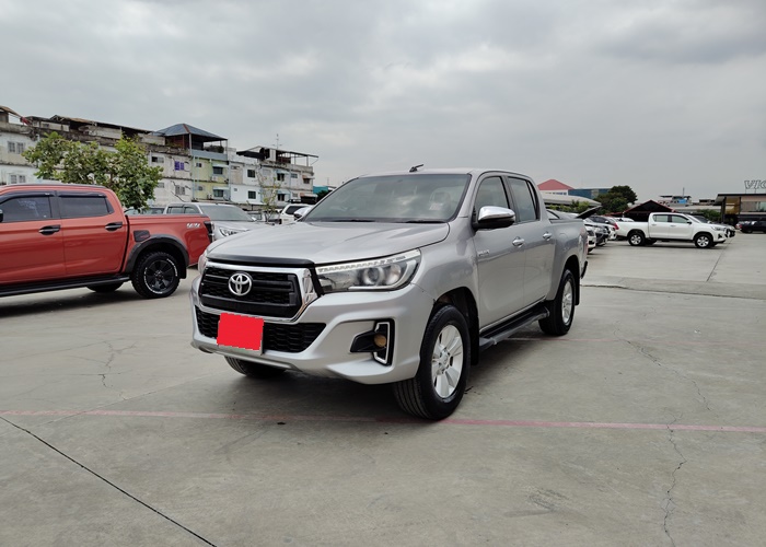 TOYOTA Hilux