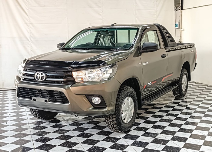 TOYOTA Hilux