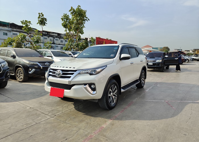 TOYOTA Fortuner