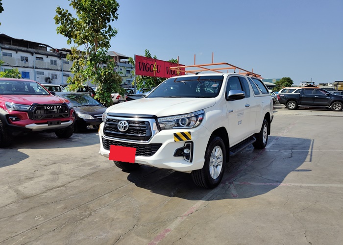 TOYOTA Hilux