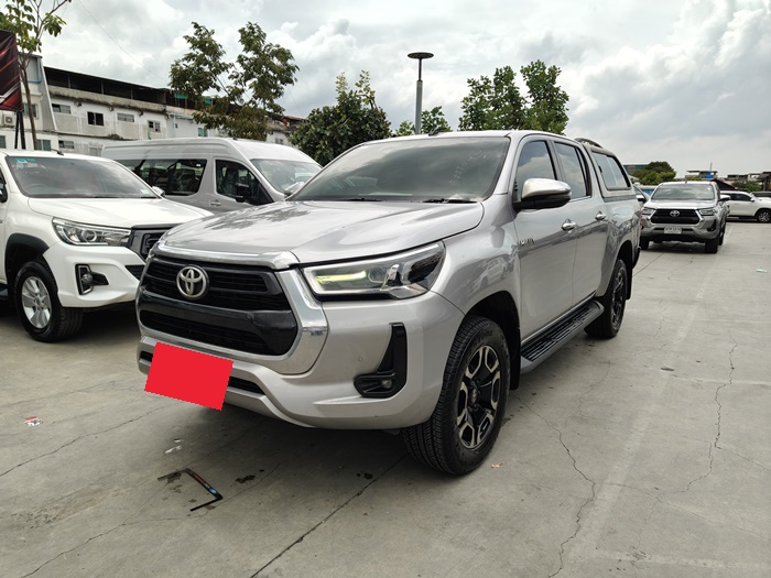 TOYOTA Hilux