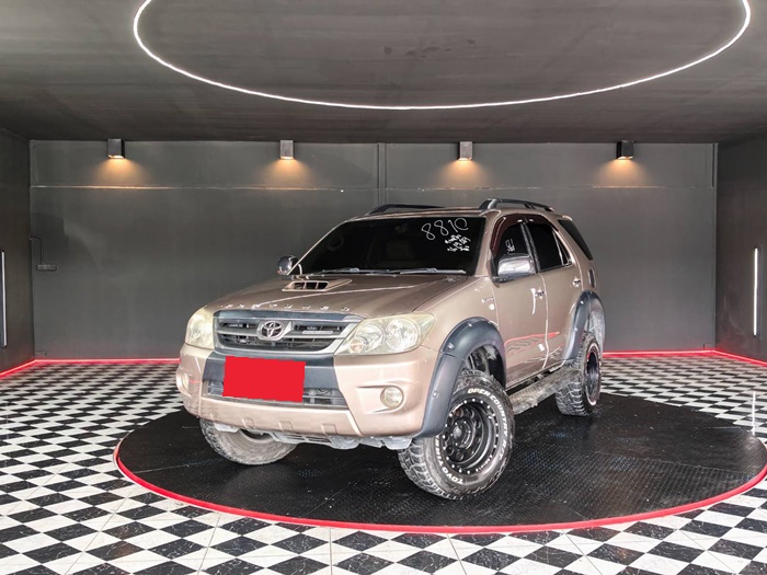 TOYOTA Fortuner