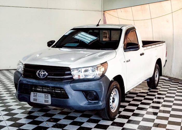 TOYOTA Hilux