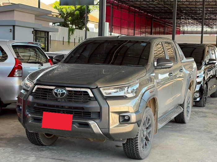 TOYOTA Hilux