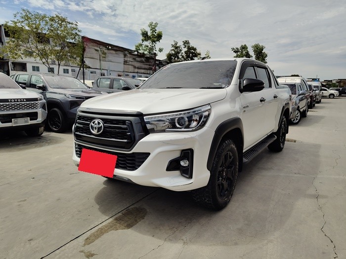 TOYOTA Hilux