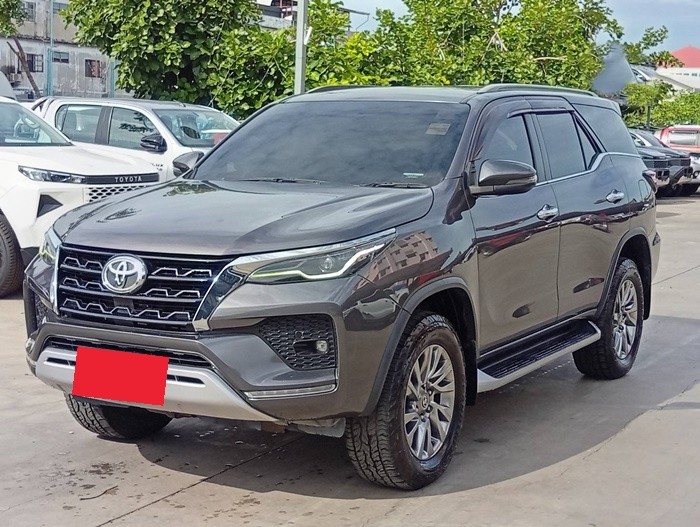 TOYOTA Fortuner