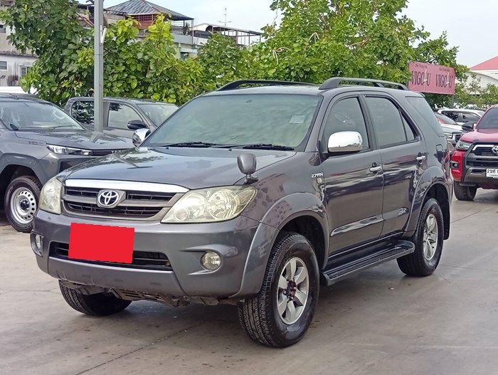 TOYOTA Fortuner