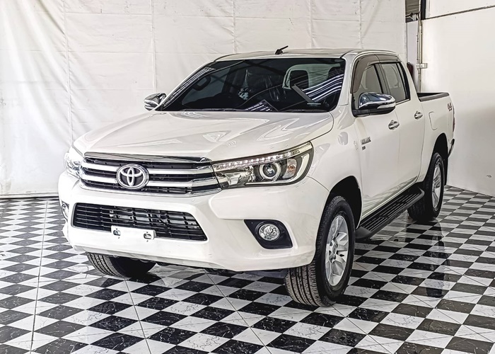 TOYOTA Hilux