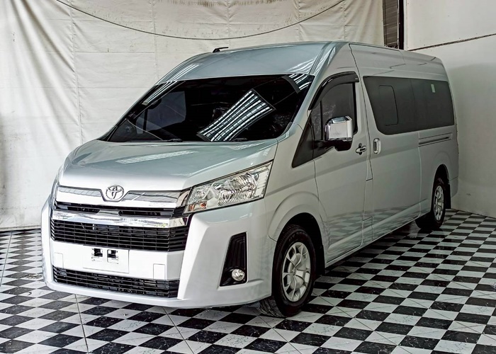 TOYOTA COMMUTER