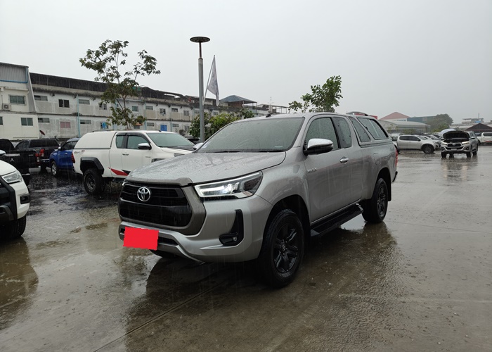 TOYOTA Hilux