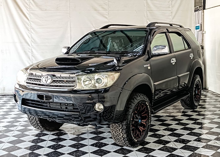 TOYOTA Fortuner