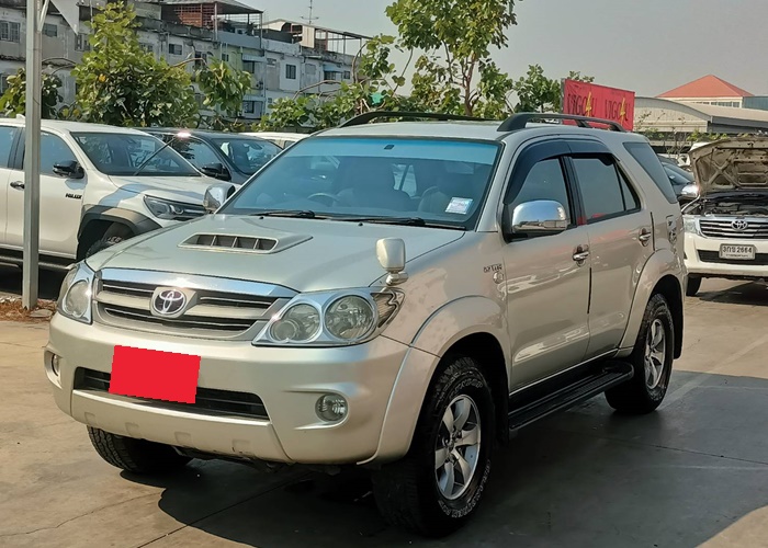 TOYOTA Fortuner