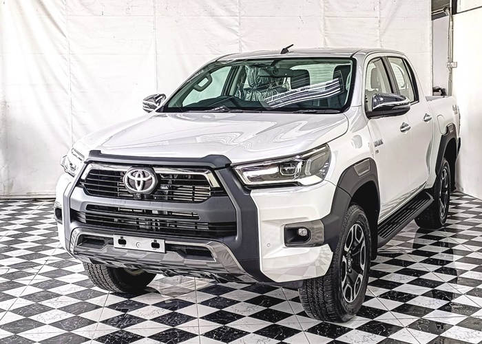 TOYOTA Hilux