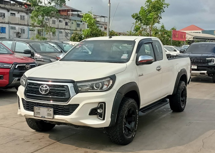 TOYOTA Explorer