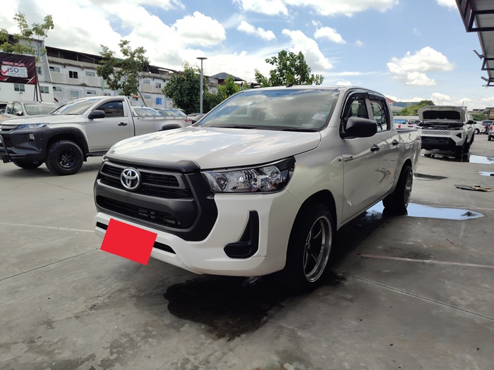TOYOTA Hilux