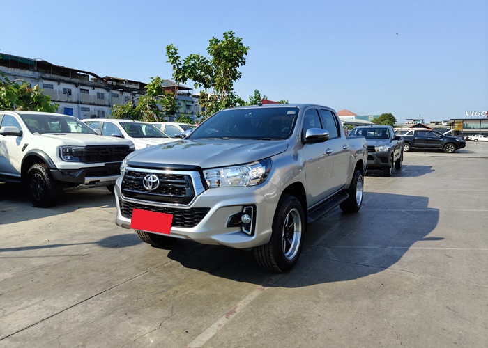 TOYOTA Hilux