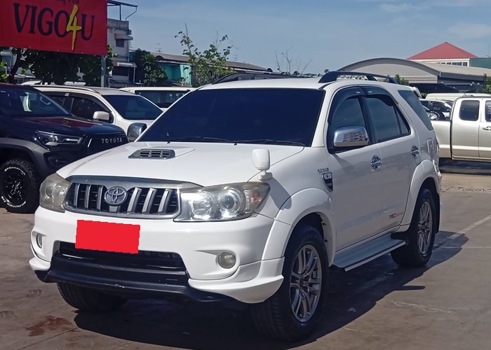 TOYOTA Fortuner