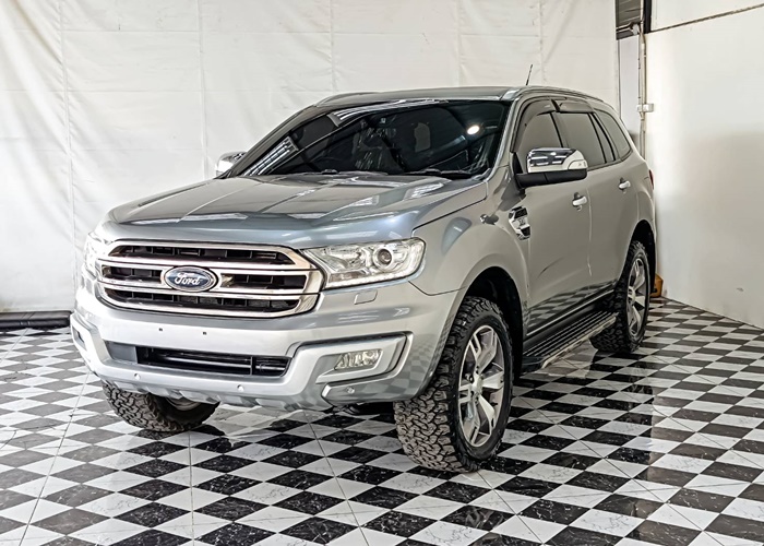 FORD EVEREST.